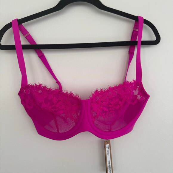SKIMS Femme Lace Balconette Bra in Fuchsia - Picture 2 of 5